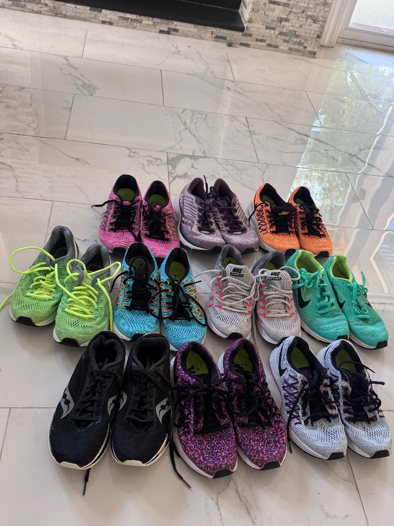 Bulk Of Tennis Shoes 10 Pairs Size 7